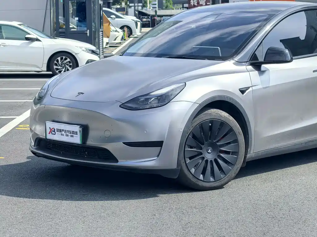 Tesla Model Y 2022 — фото 4