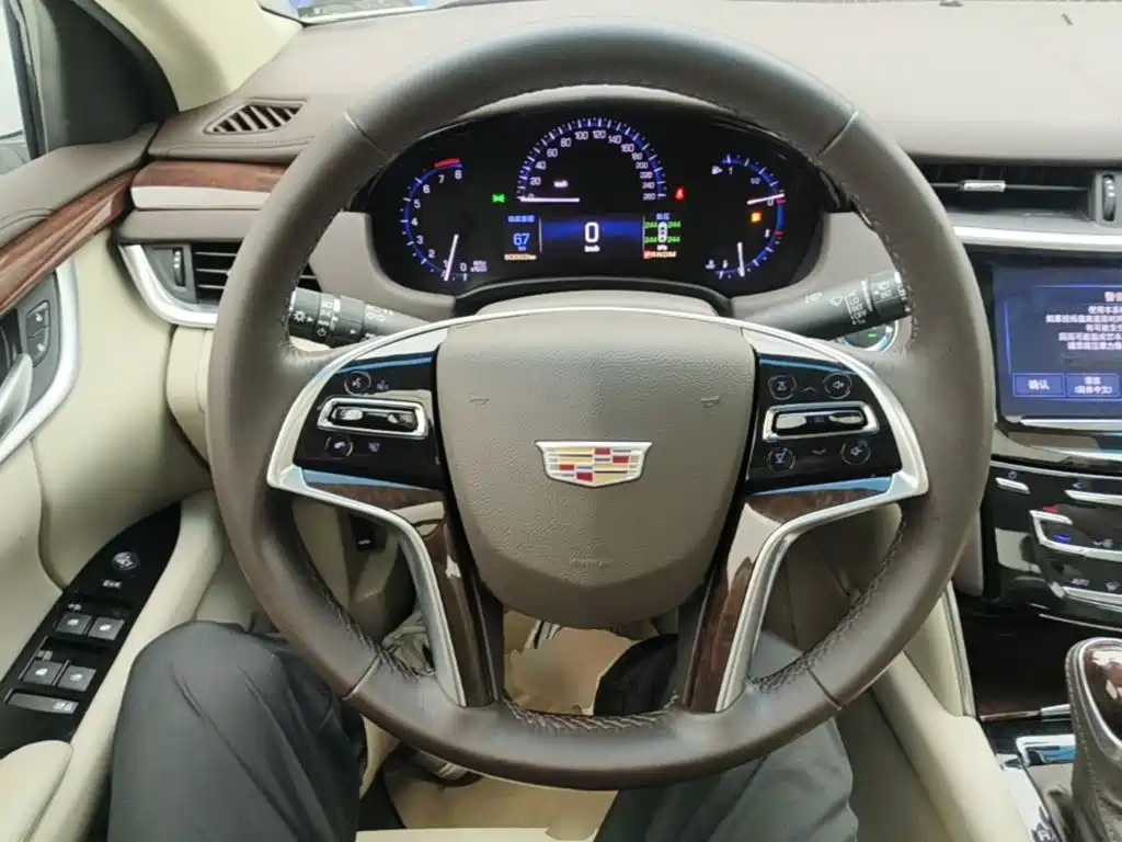 Cadillac XTS 2016 — фото 11