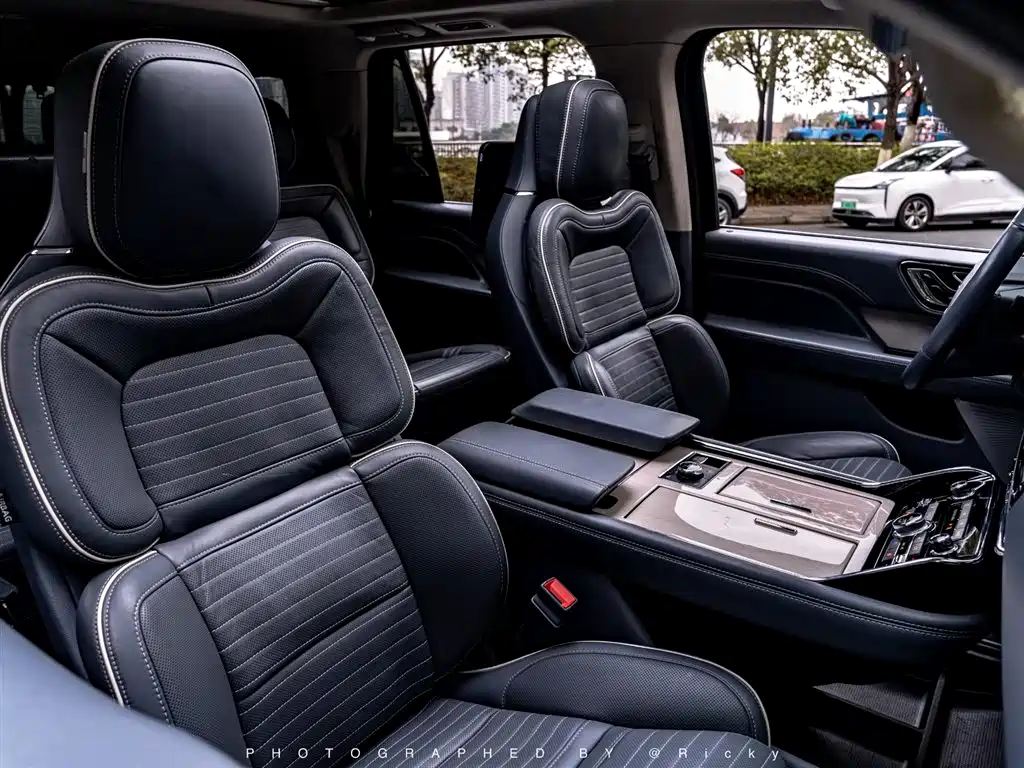 Lincoln Navigator 2020 — фото 10