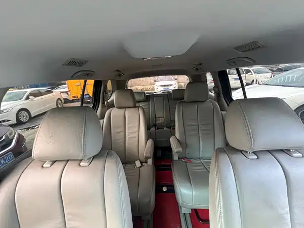 Mazda 8 2014