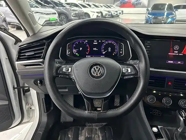 Volkswagen Sagitar 2022