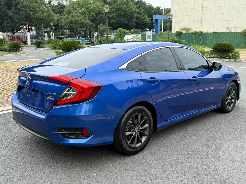 Honda Civic 2020 — фото 11