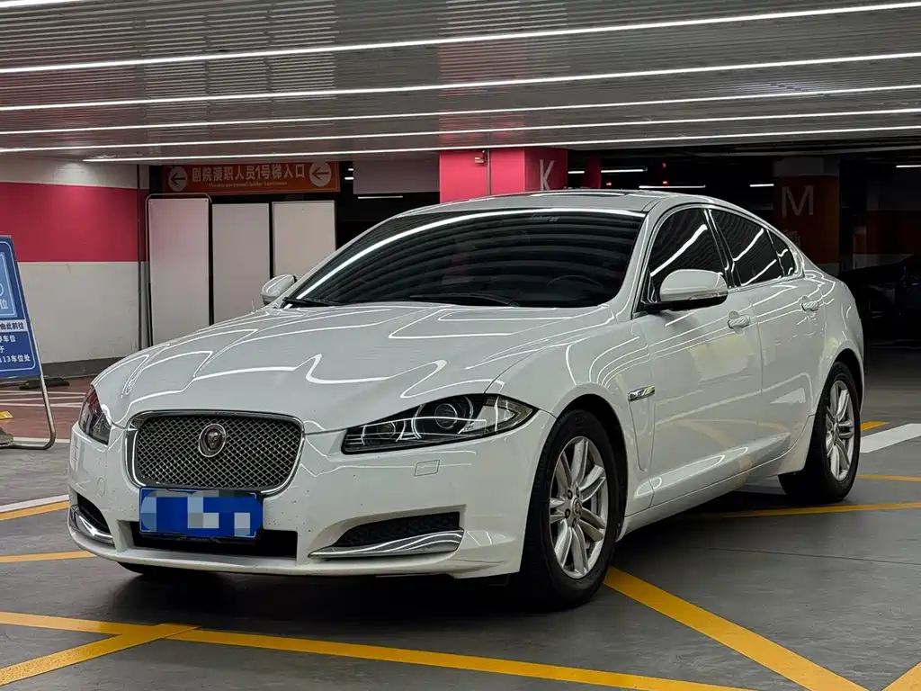 Jaguar XF 2014 — фото 1