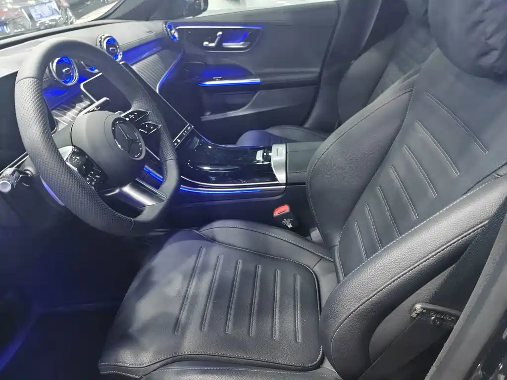 Mercedes-Benz C-Class 2025
