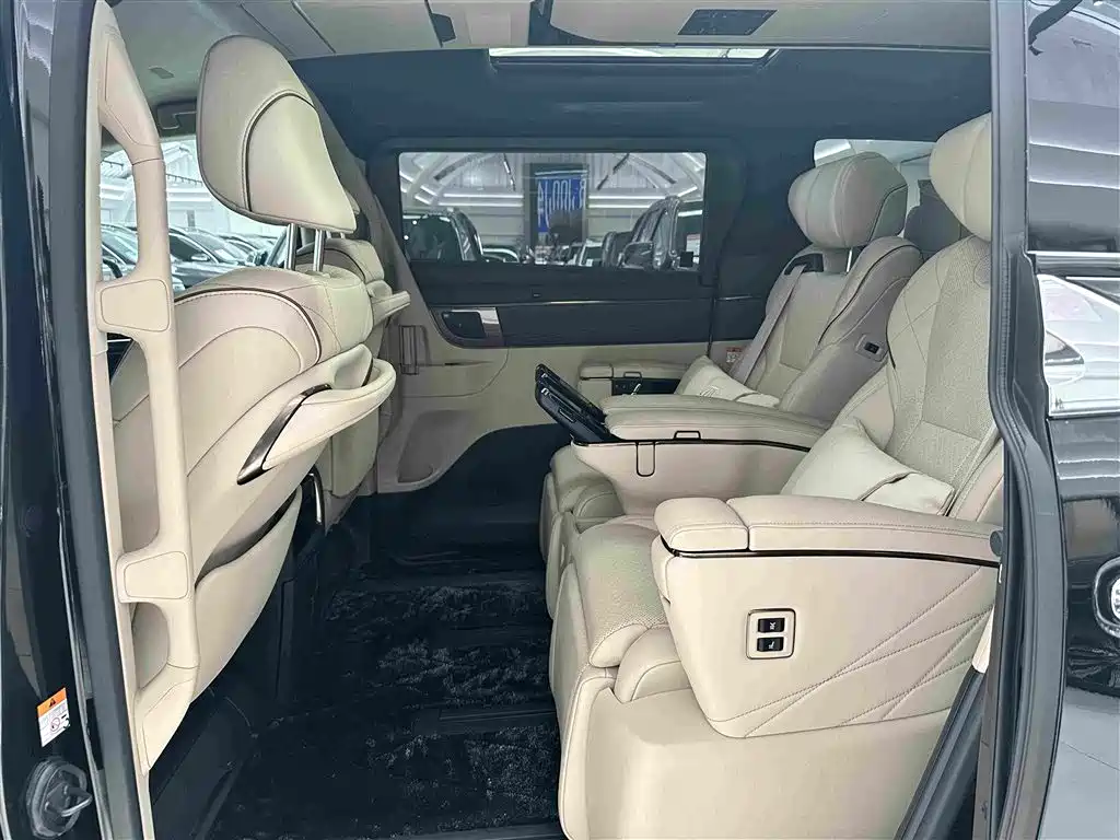 Toyota Vellfire 2025 — фото 17