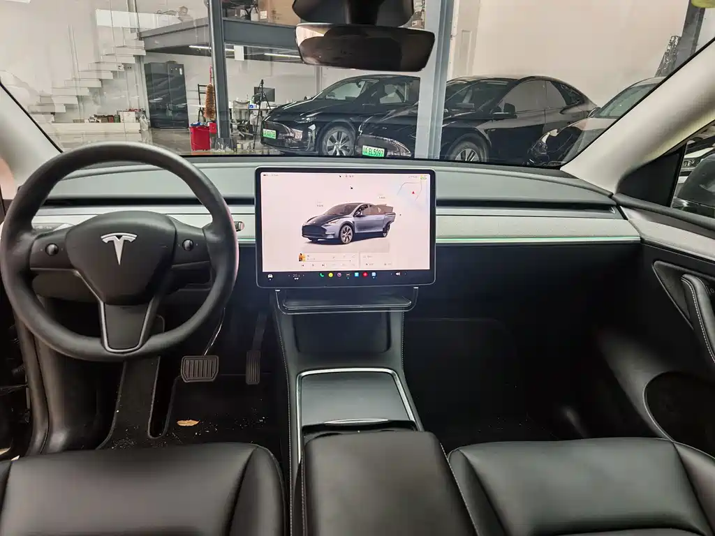 Tesla Model Y 2024 — фото 9