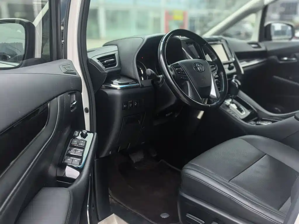 Toyota Vellfire 2020 — фото 9