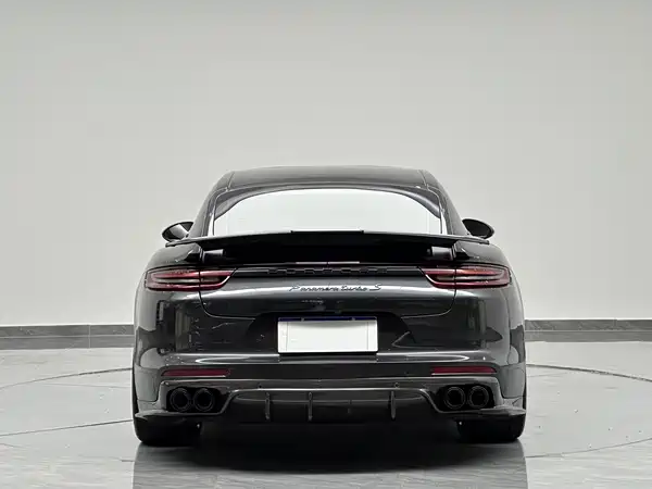 Porsche Panamera 2021