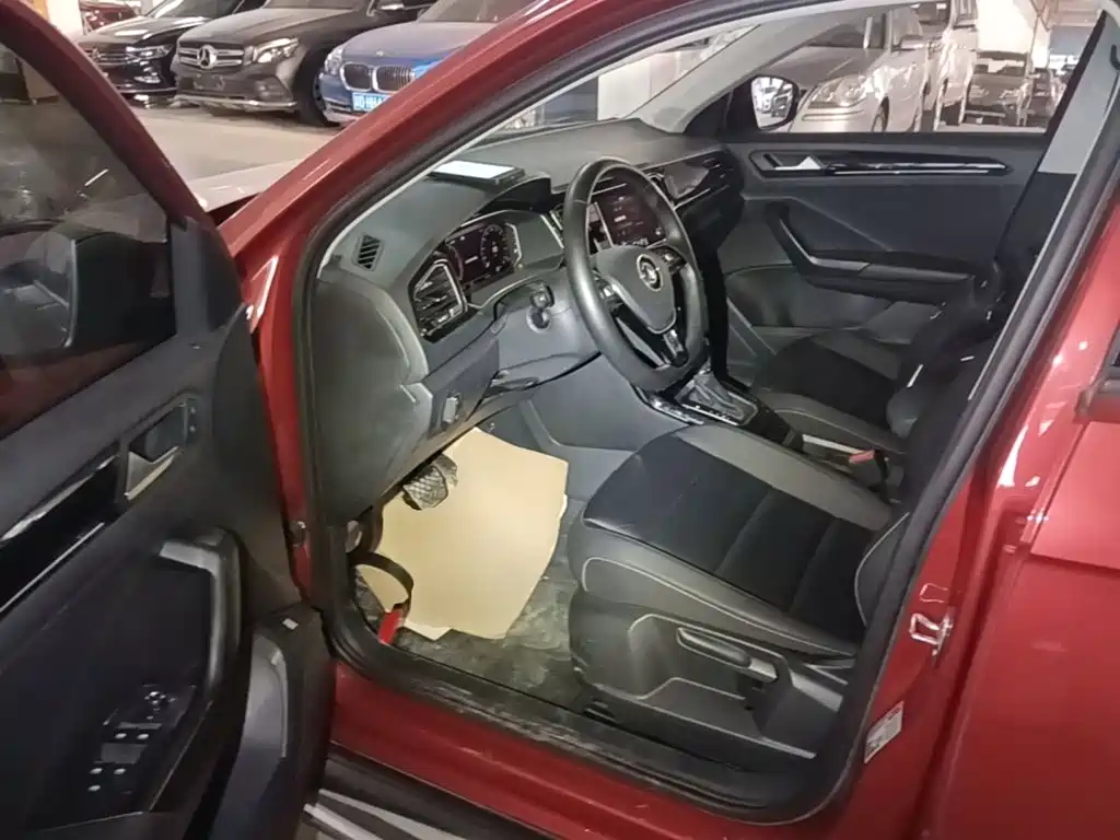 Volkswagen T-Roc 2020 — фото 16