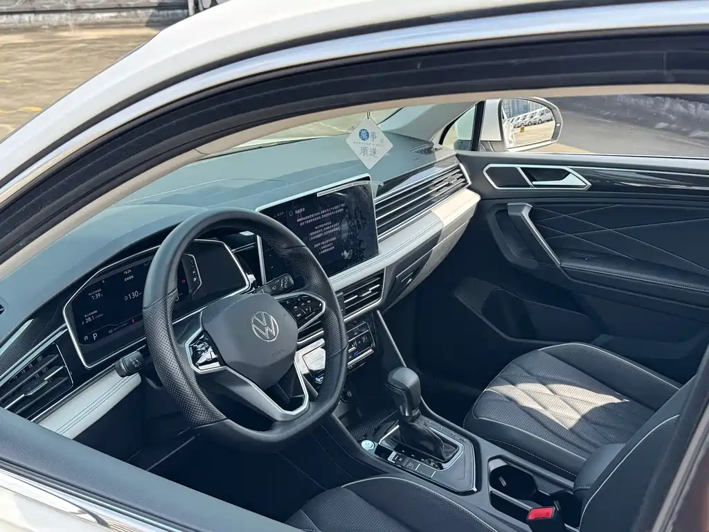 Volkswagen Tiguan L 2022 — фото 10