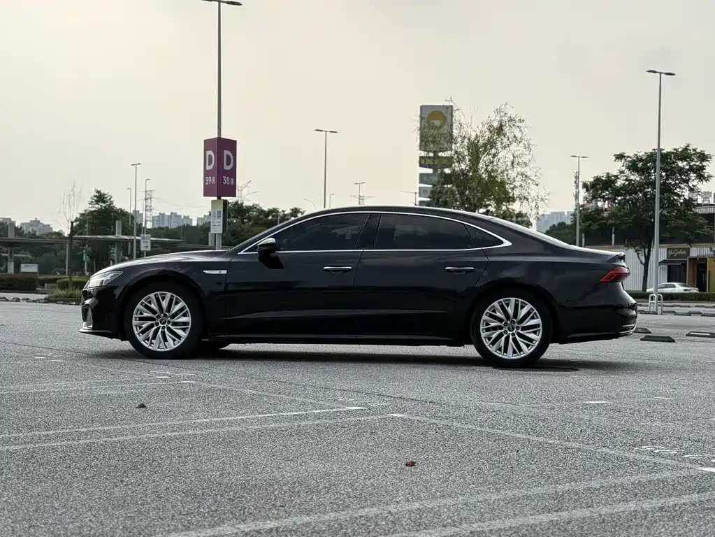 Audi A7L 2024