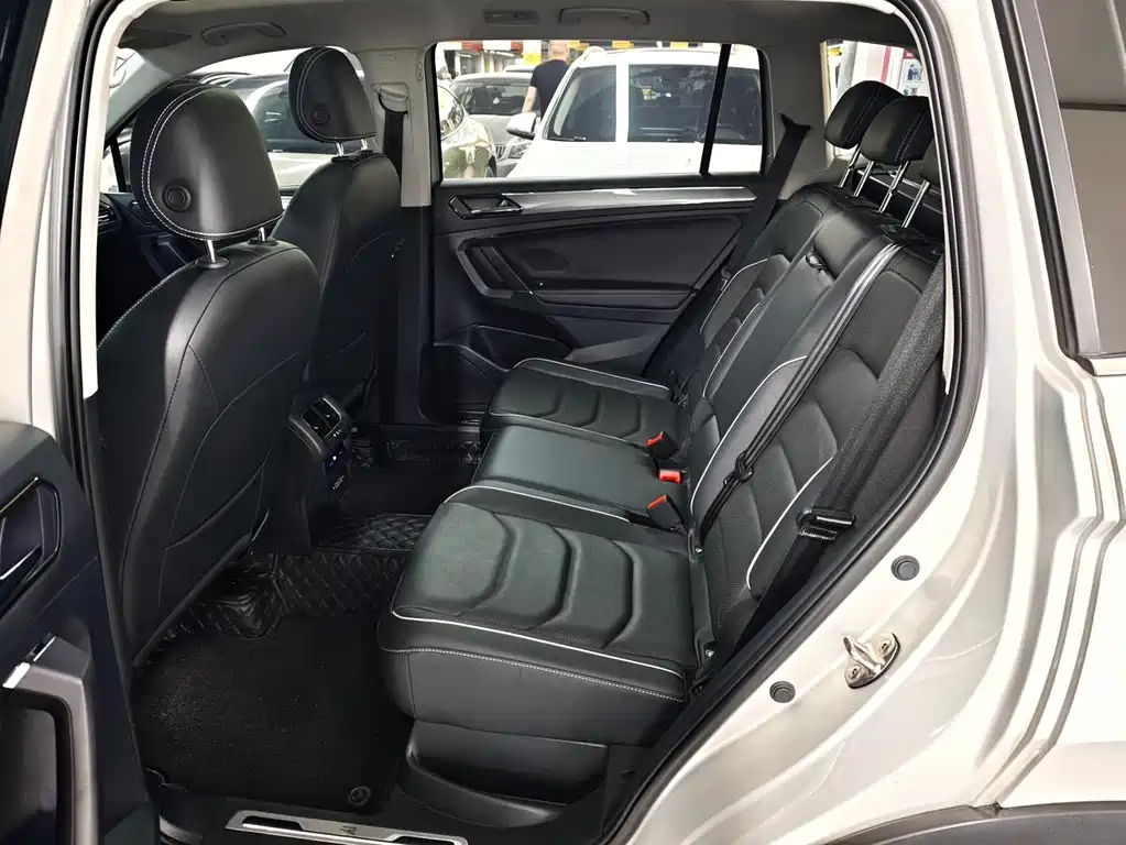 Volkswagen Tiguan L 2021 — фото 17