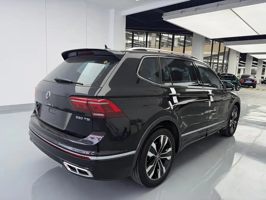 Volkswagen Tiguan L 2022 — фото 13
