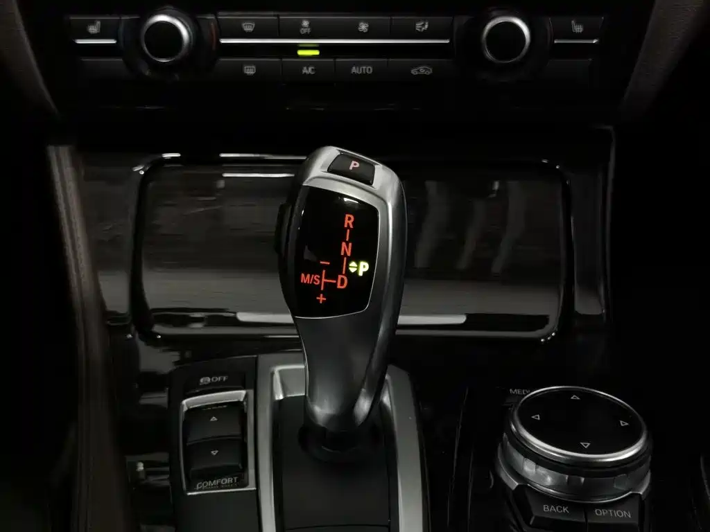 BMW 5 Series 2014 — фото 13