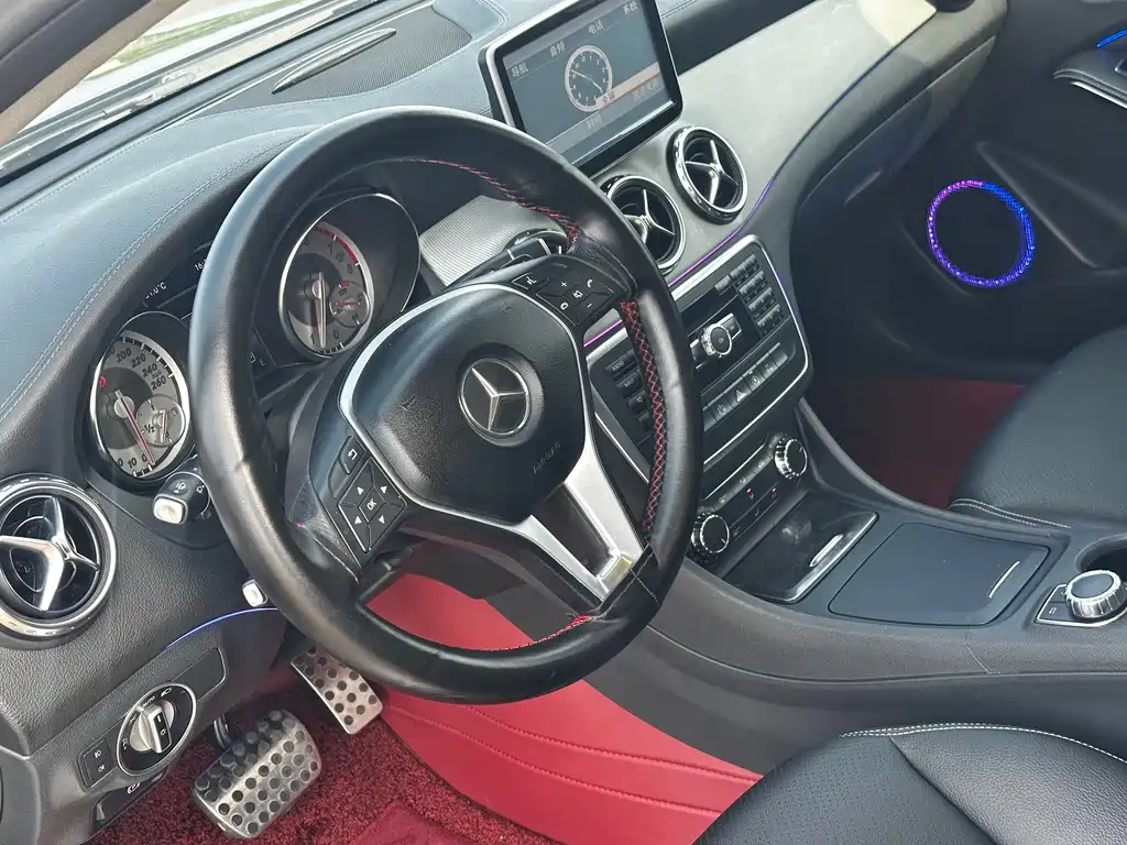 Mercedes-Benz GLA 2015