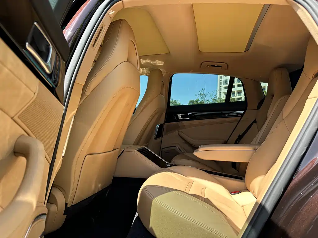 Porsche Panamera 2018 — фото 10