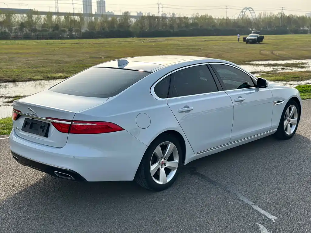 Jaguar XFL 2018 — фото 18