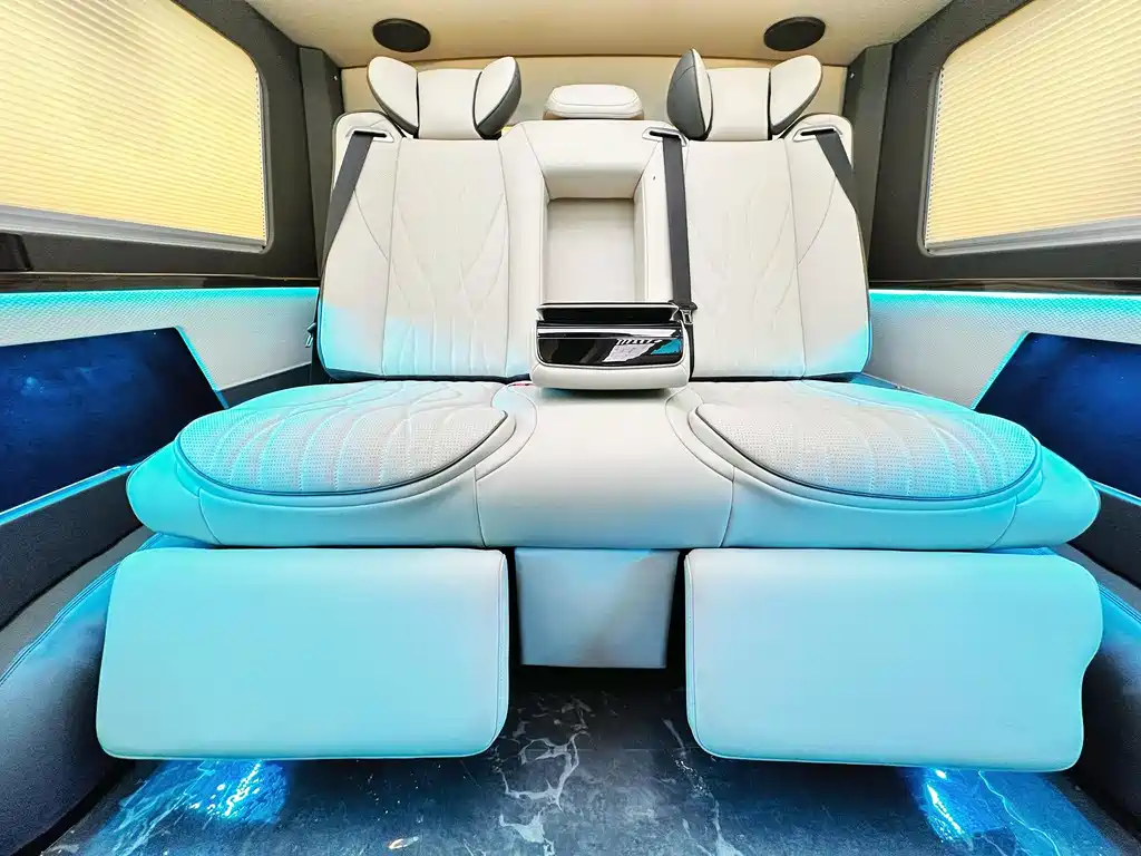 Toyota Hiace 2025 — фото 27