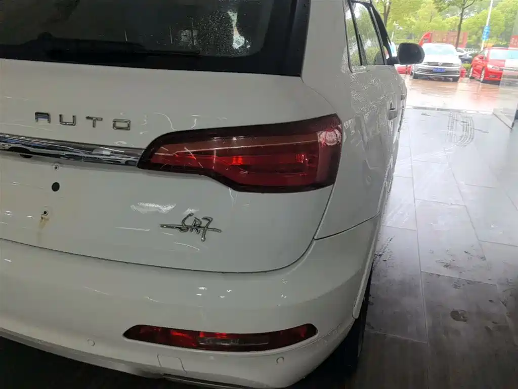 Zotye SR7 2016 — фото 8