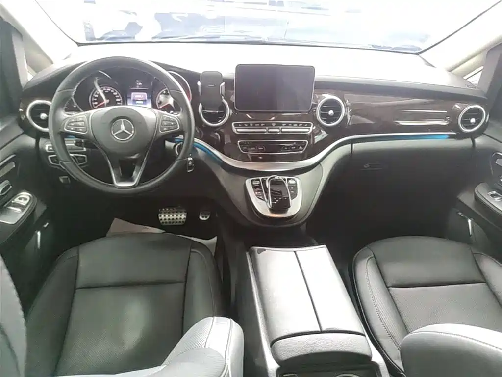 Mercedes-Benz V-Class 2020 — фото 10