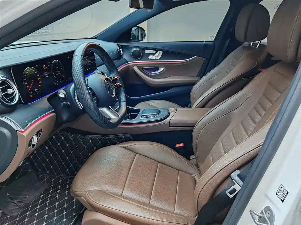 Mercedes-Benz E-Class 2023 — фото 16