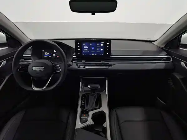 Geely Emgrand 2025