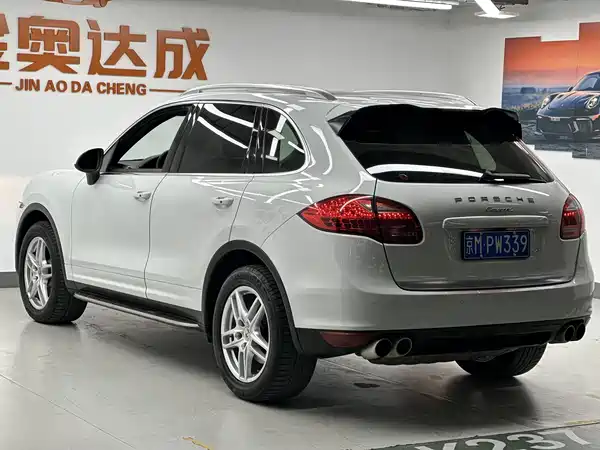 Porsche Cayenne 2011