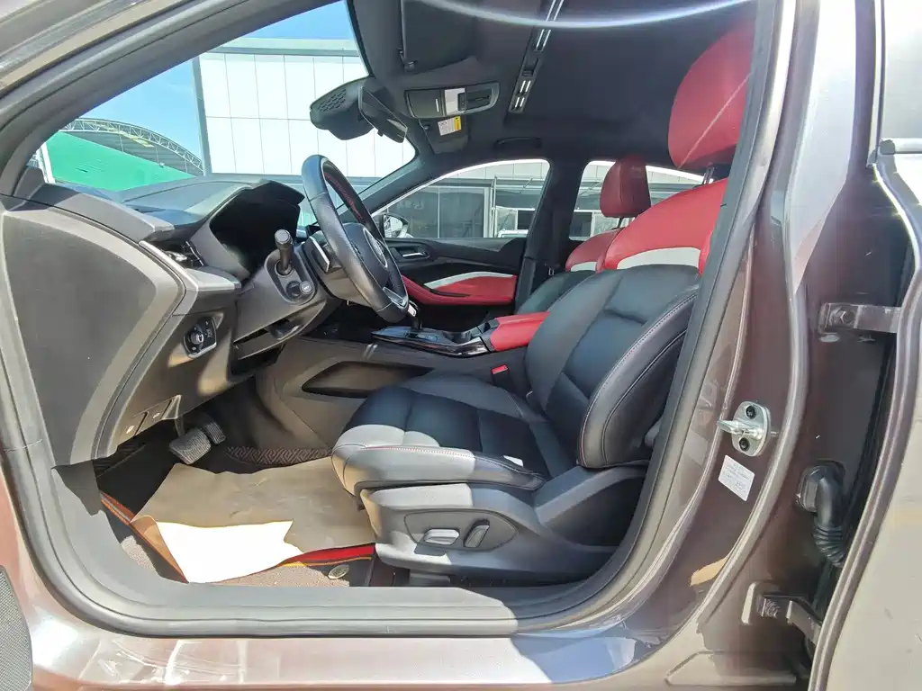 MG MG5 2021