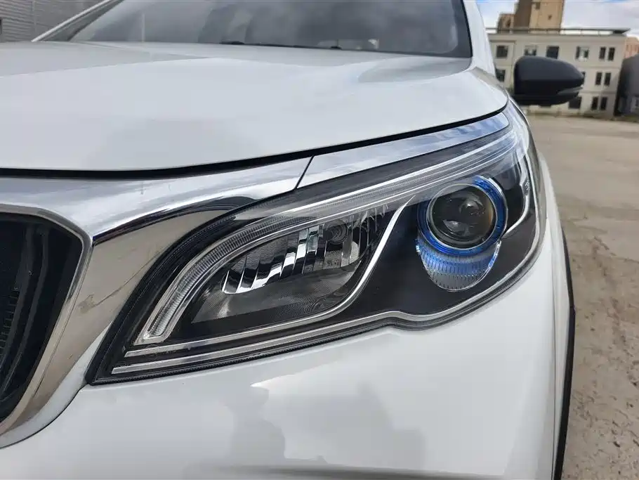 Geely Vision X3 2022