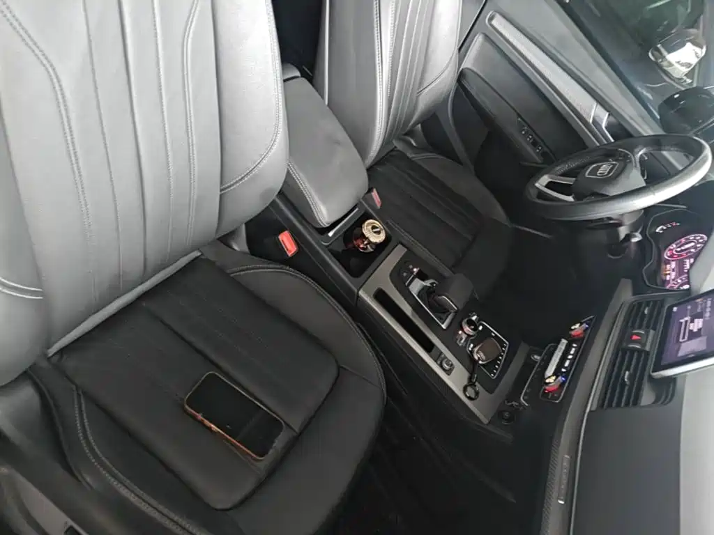 Audi Q5L 2021 — фото 25