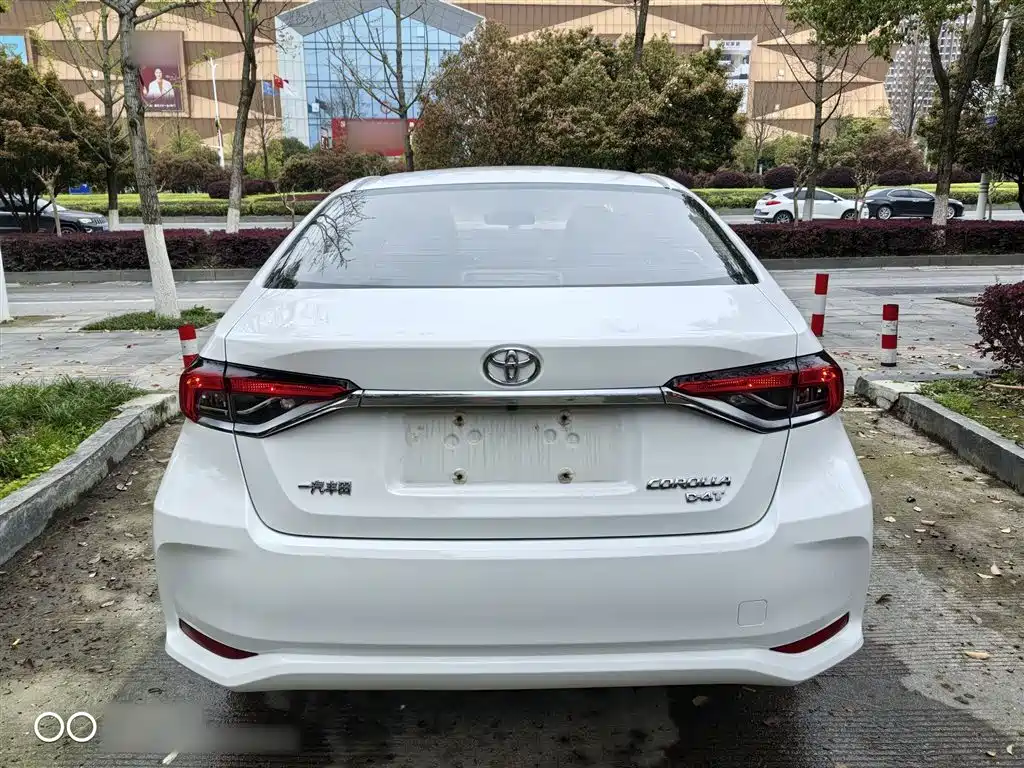 Toyota Corolla 2023 — фото 23
