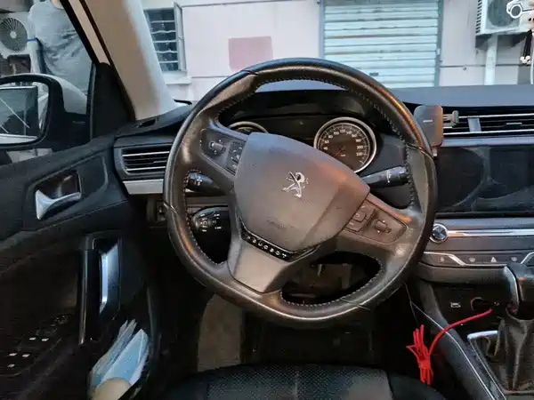 Peugeot 408 2015