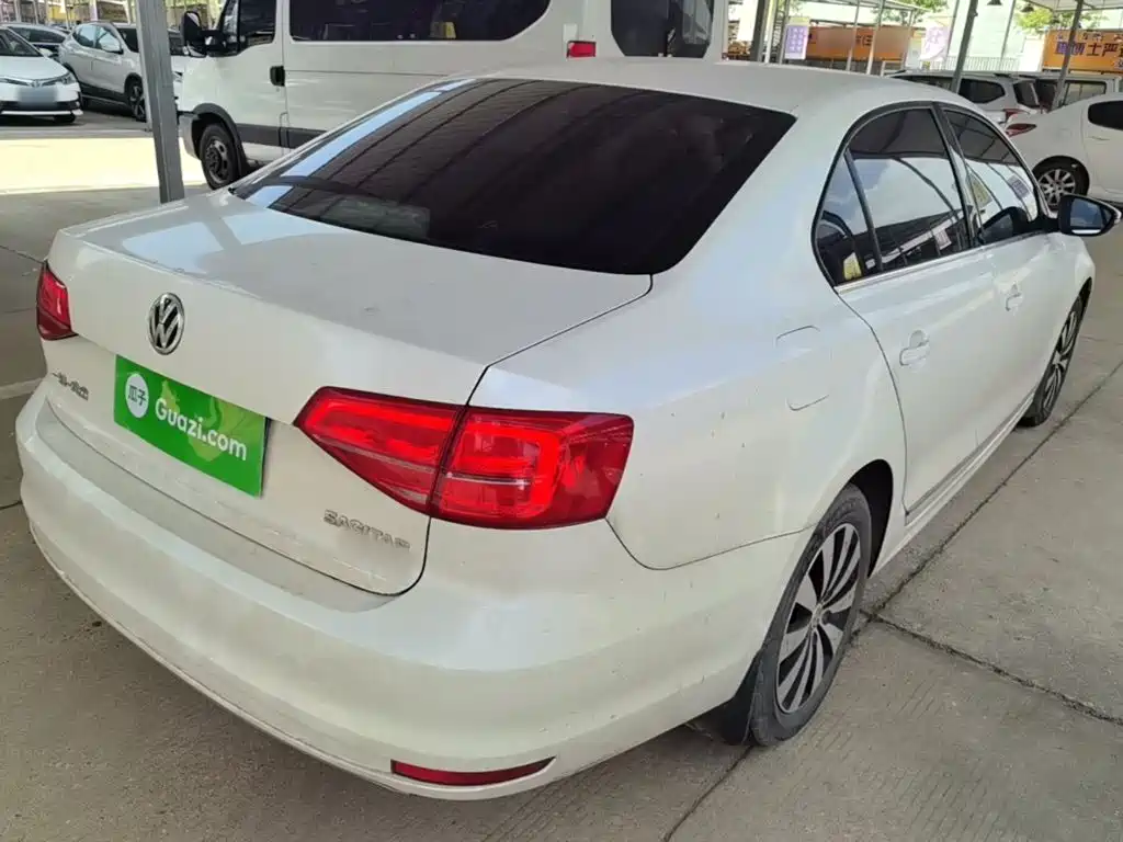 Volkswagen Sagitar 2018