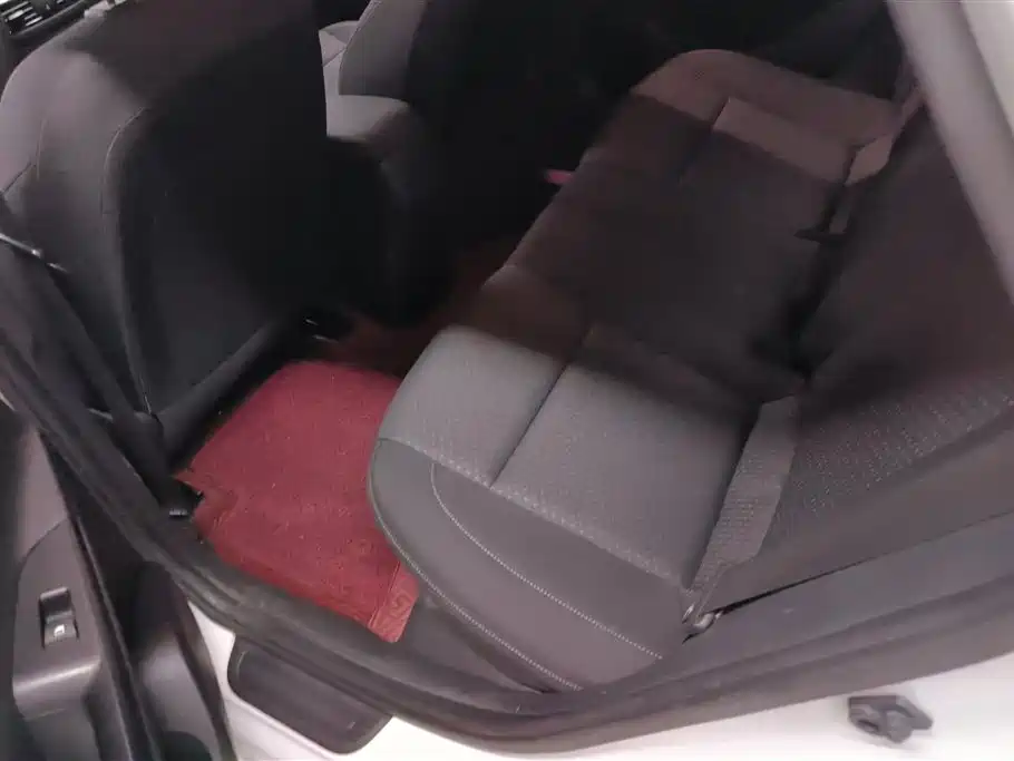 Hyundai Elantra 2018 — фото 11