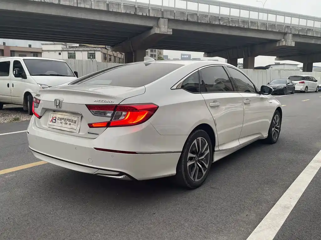 Honda Accord 2020 — фото 17