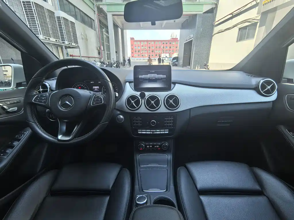 Mercedes-Benz B-Class 2018 — фото 10