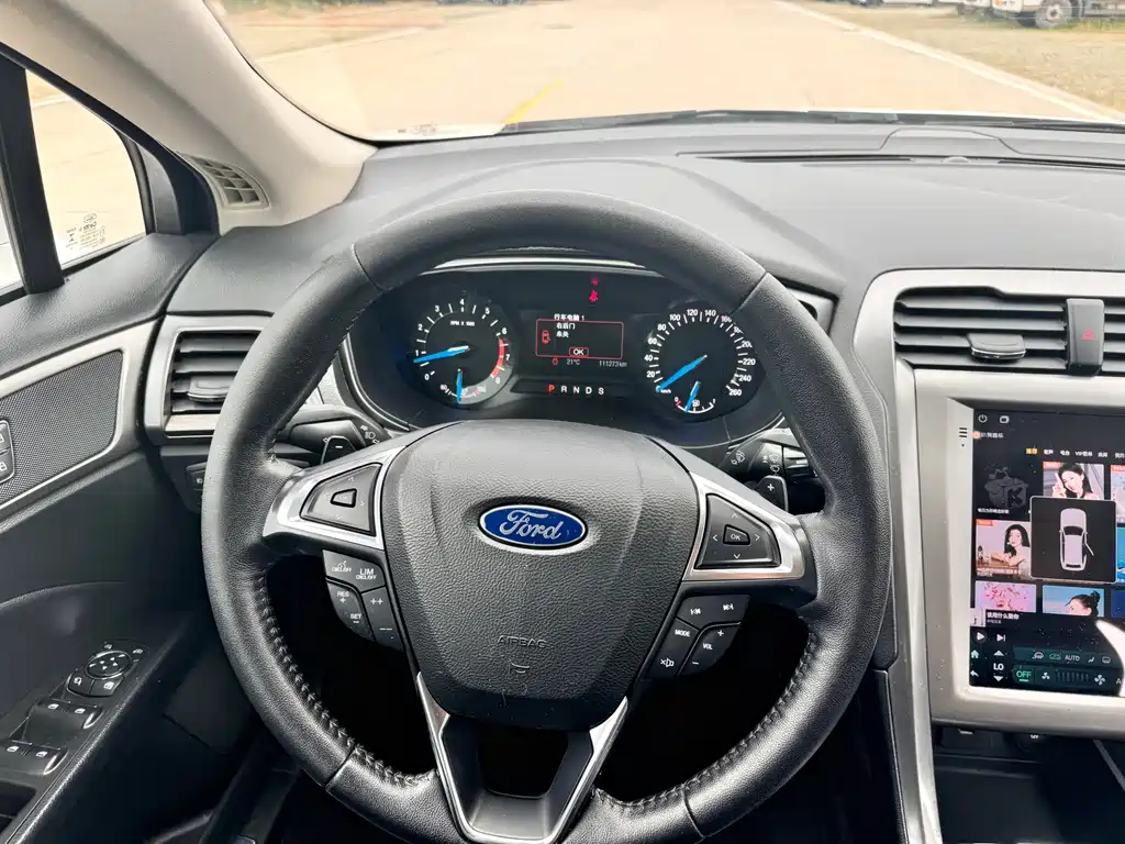 Ford Mondeo 2019 — фото 12