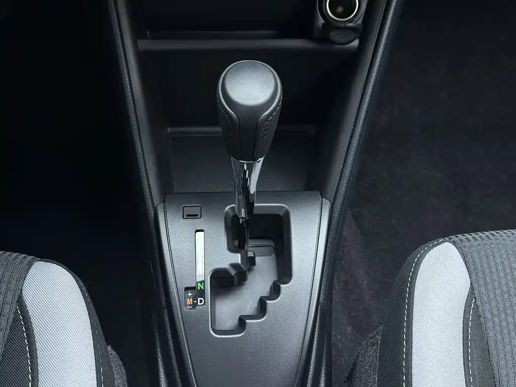 Toyota Yaris L 2022 — фото 16