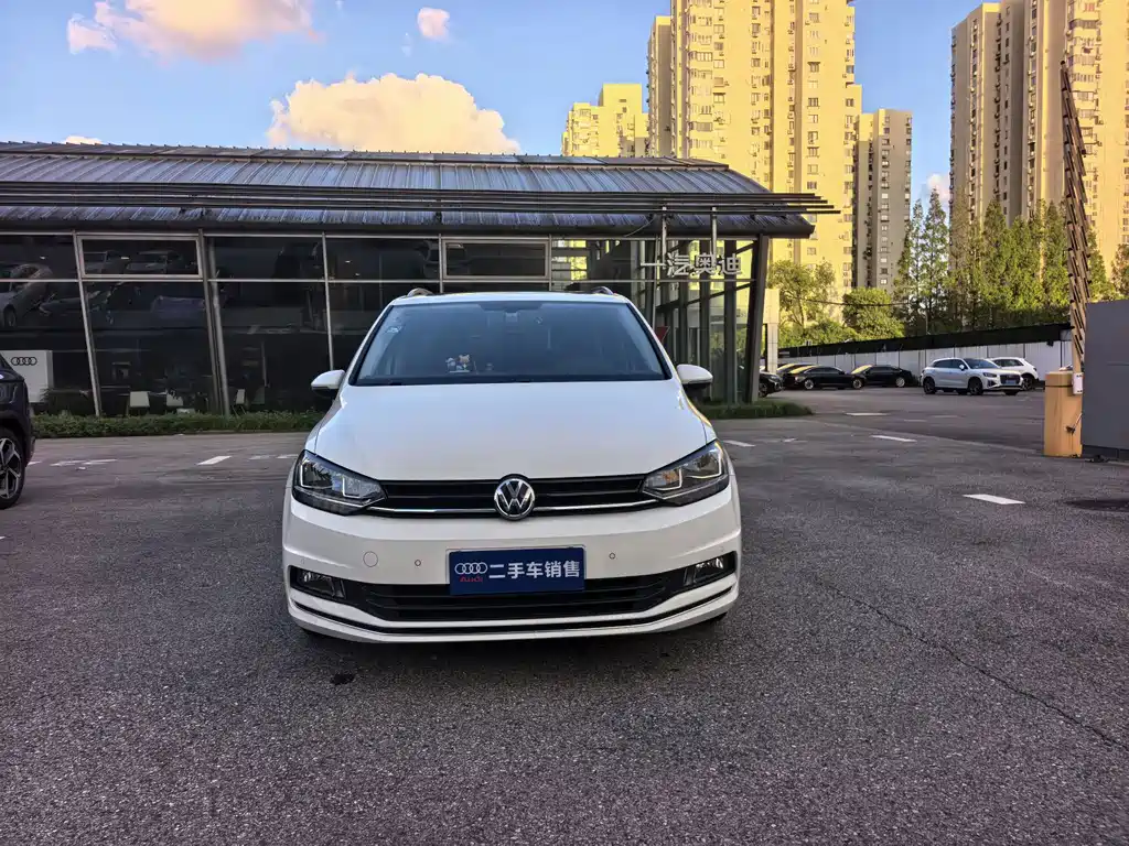 Volkswagen Touran 2020 — фото 2