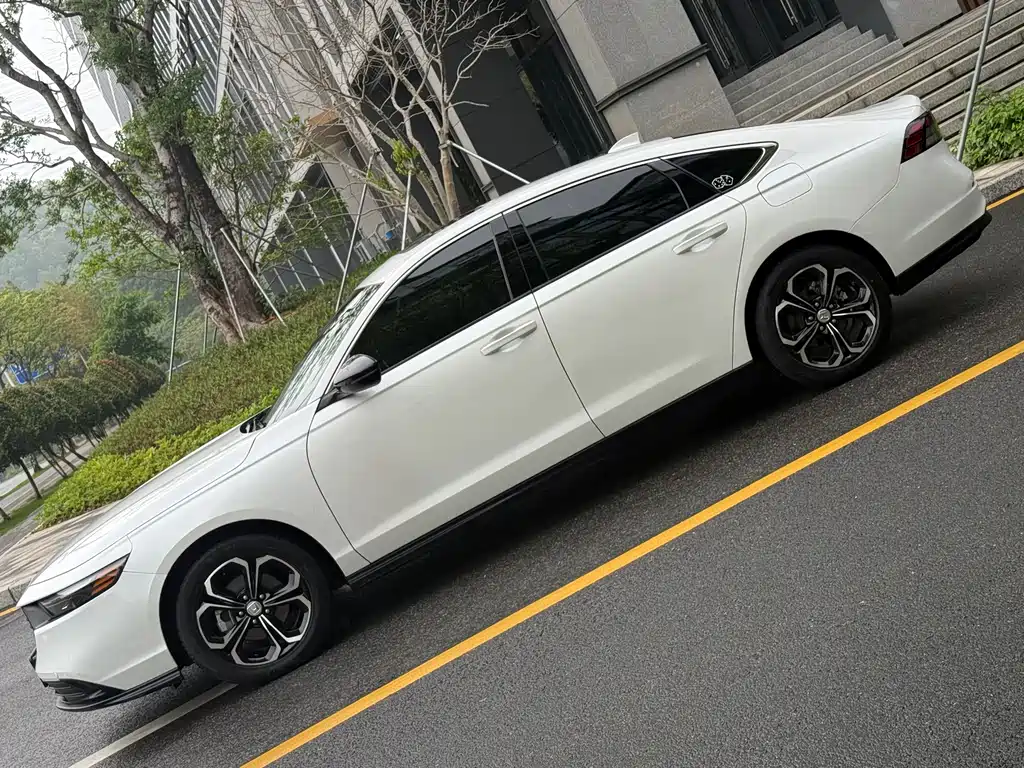Honda Accord 2023 — фото 7