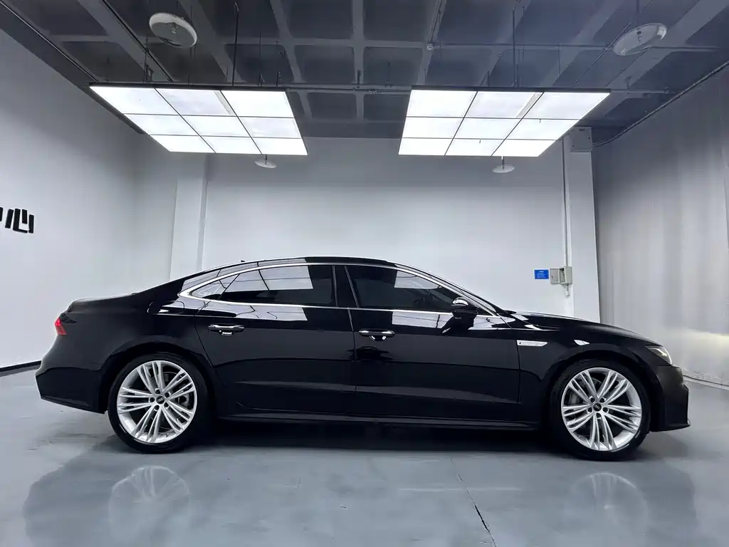 Audi A7L 2024