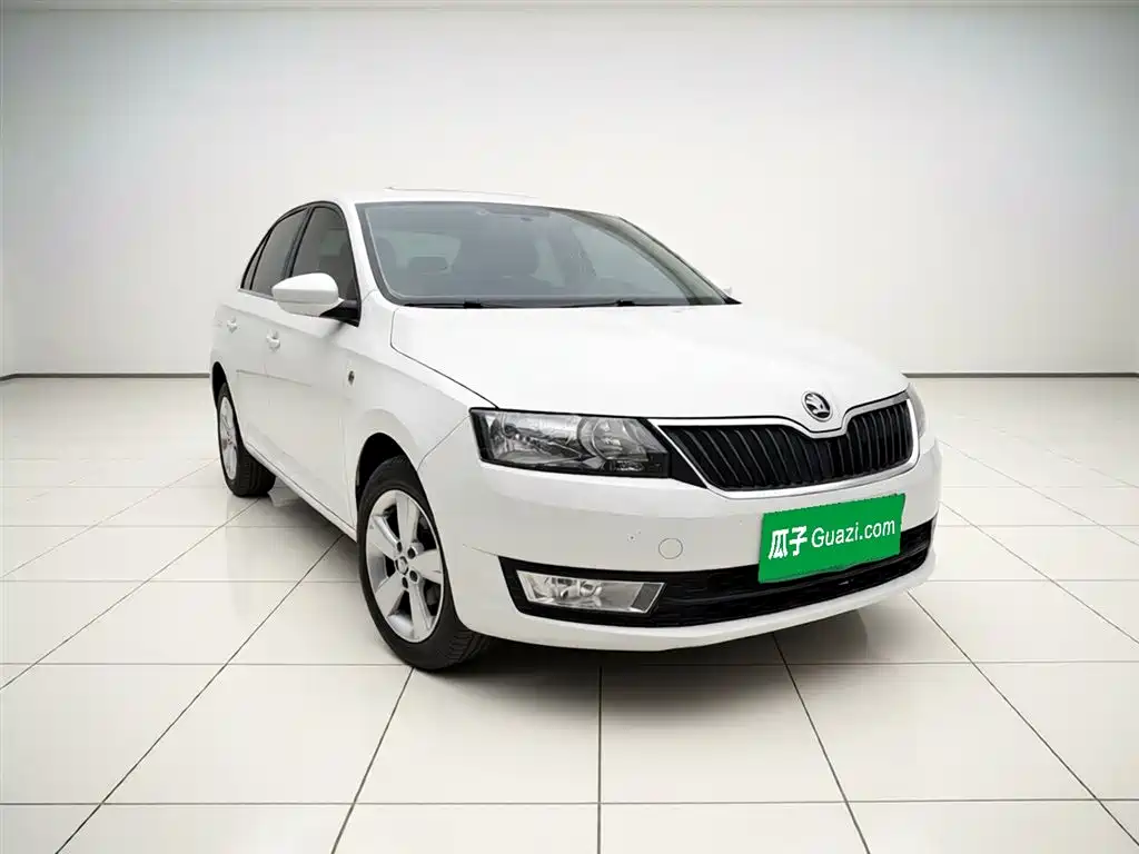 Skoda Rapid 2015 — фото 3