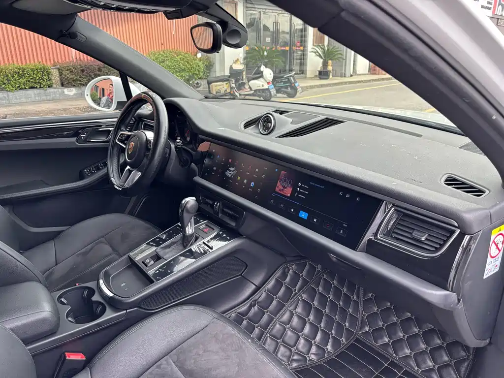 Porsche Macan 2016 — фото 20