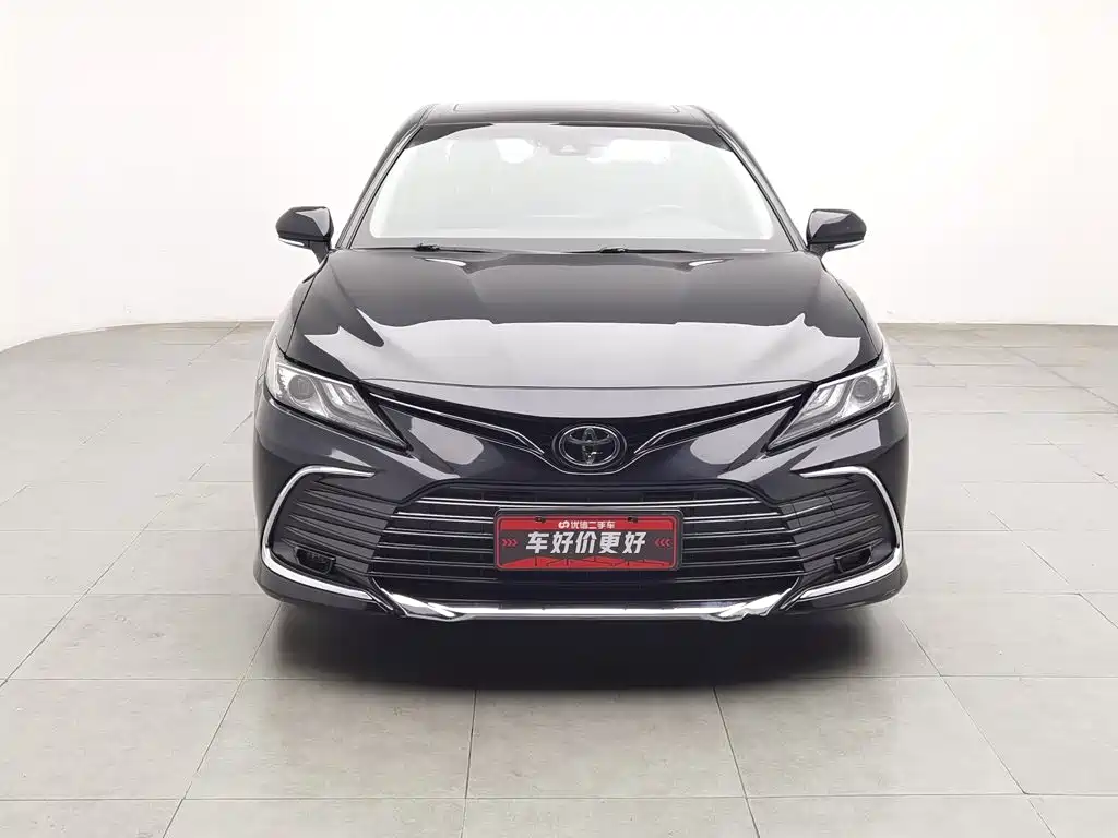 Toyota Camry 2023 — фото 3