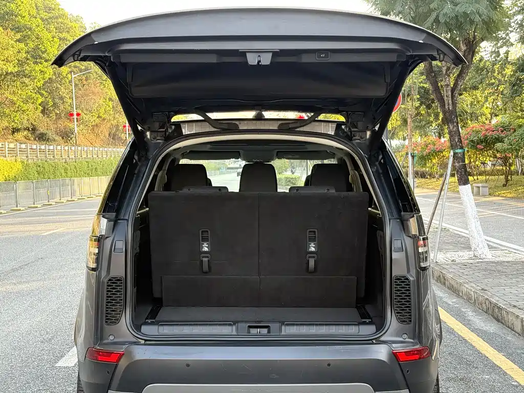 Land Rover Discovery 2018 — фото 8