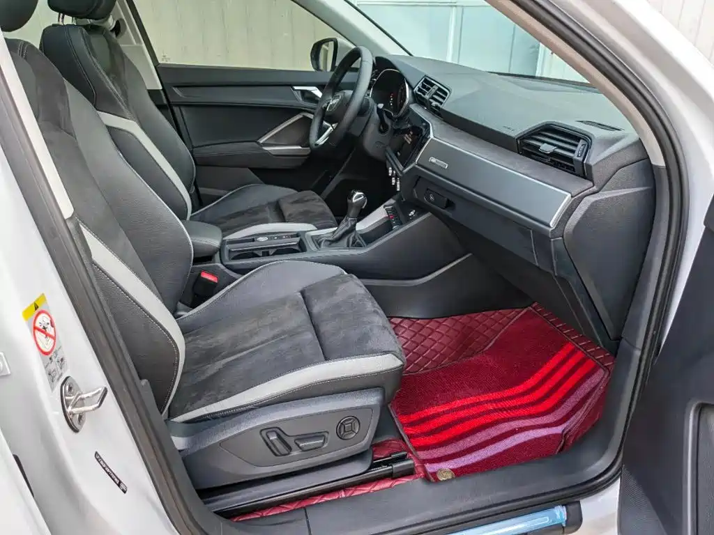 Audi Q3 2023 — фото 10