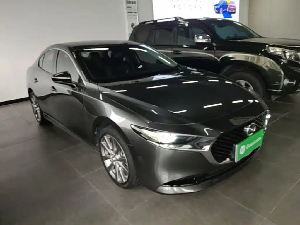 Mazda 3 Axela 2022