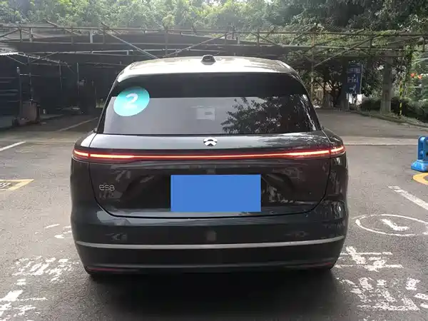 NIO ES8 2024