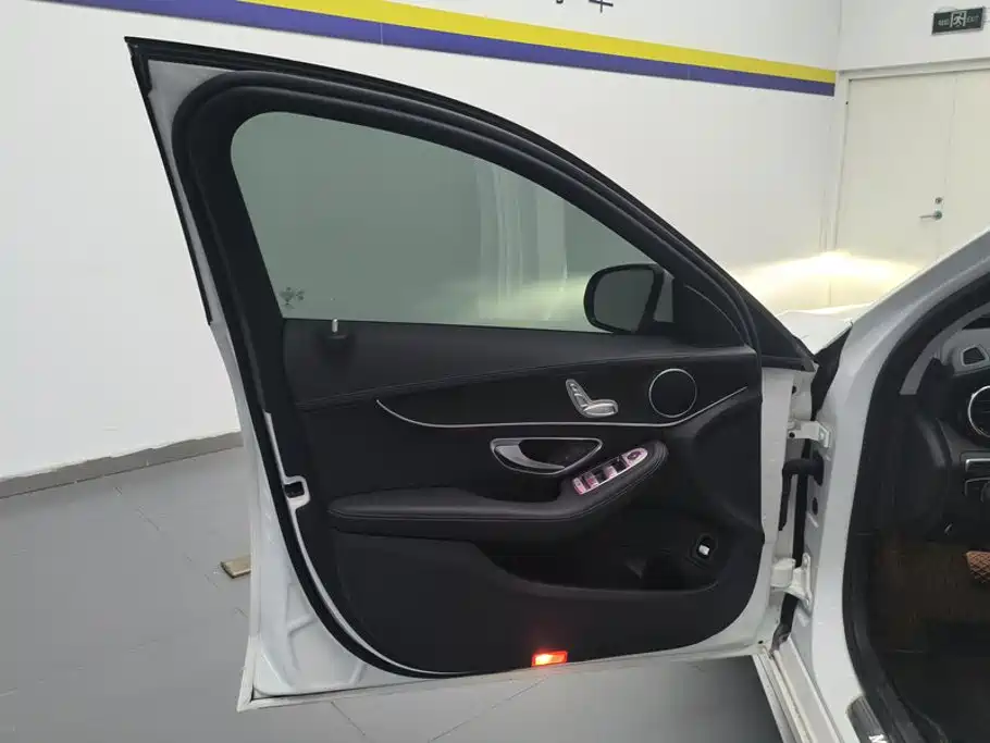 Mercedes-Benz C-Class 2021