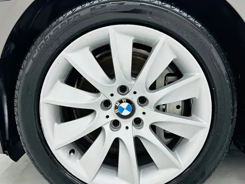 BMW 5 Series 2012 — фото 21